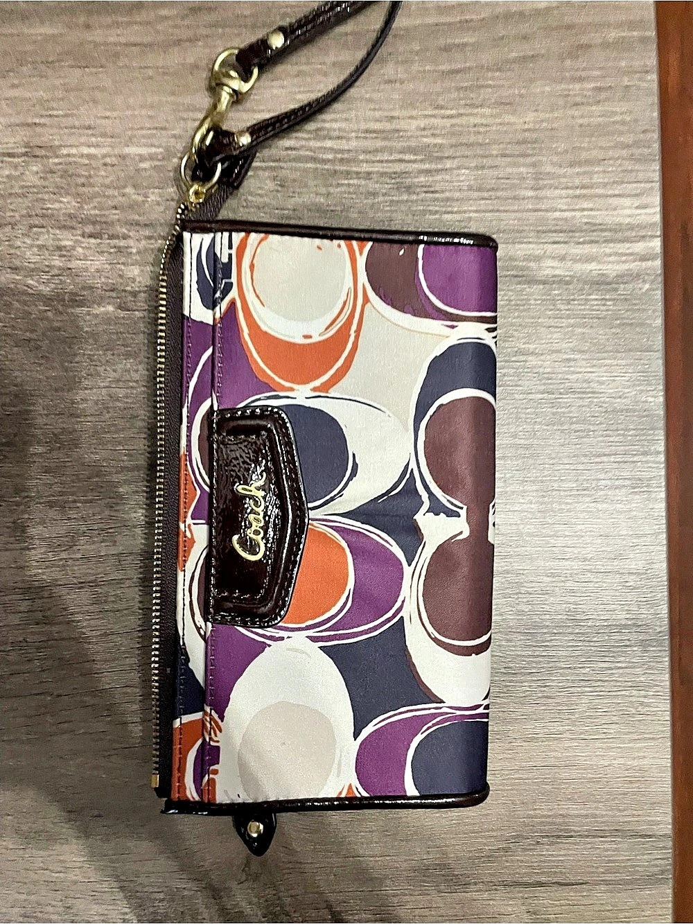 Coach Poppy Pop C Signature Zip Around Wristlet Wallet Purple & White